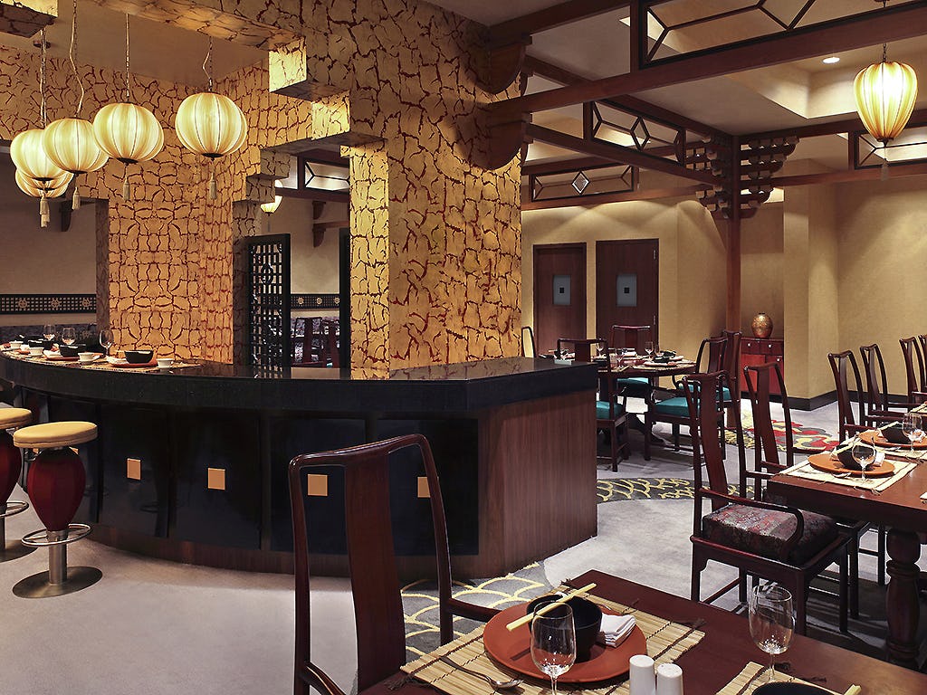 SAMPAN-CHINESE DINING