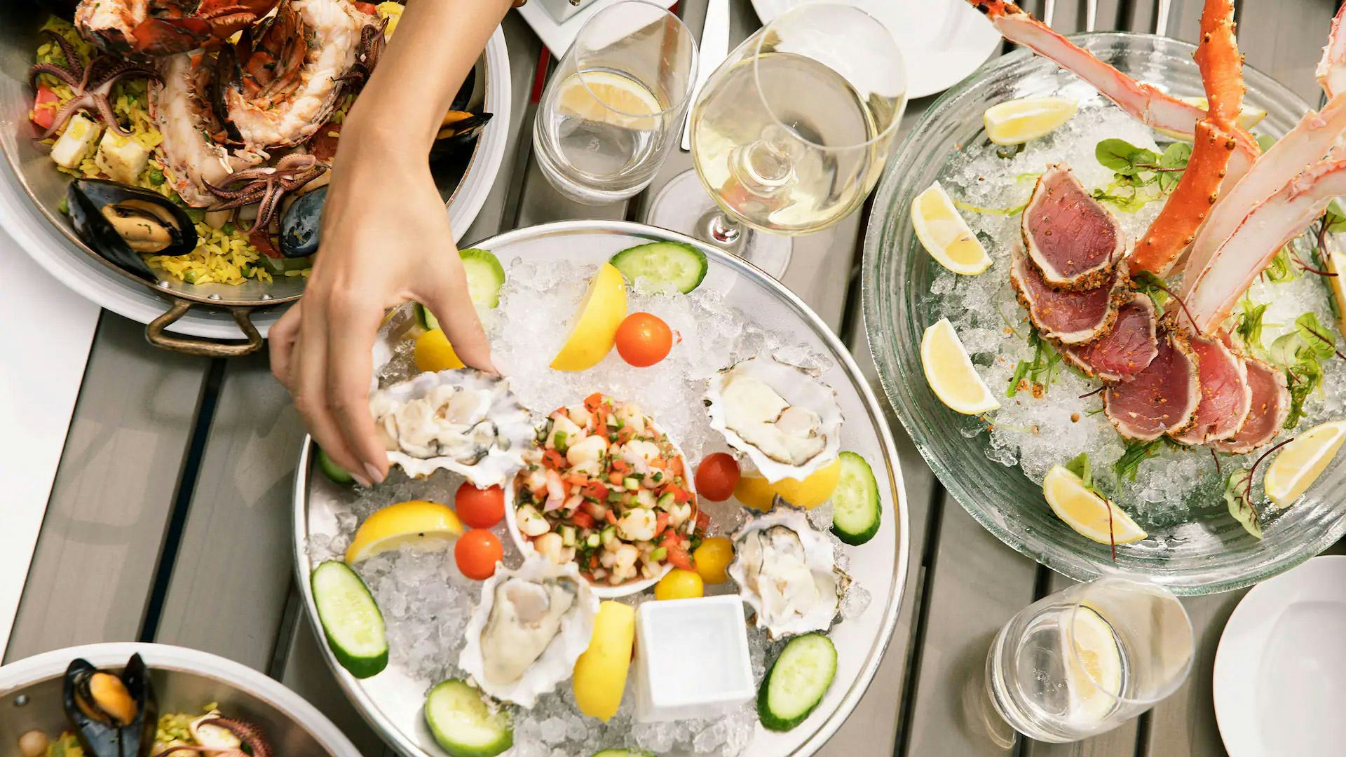 On the Bend Oyster Bar & Lounge