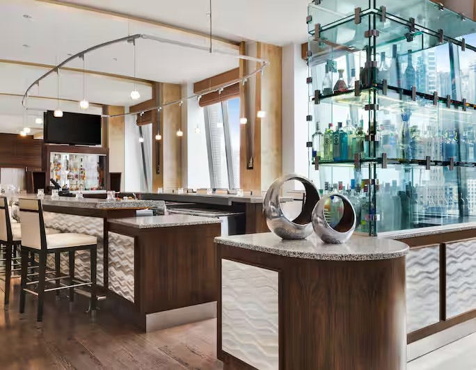 Pinnacle Bar & Lounge