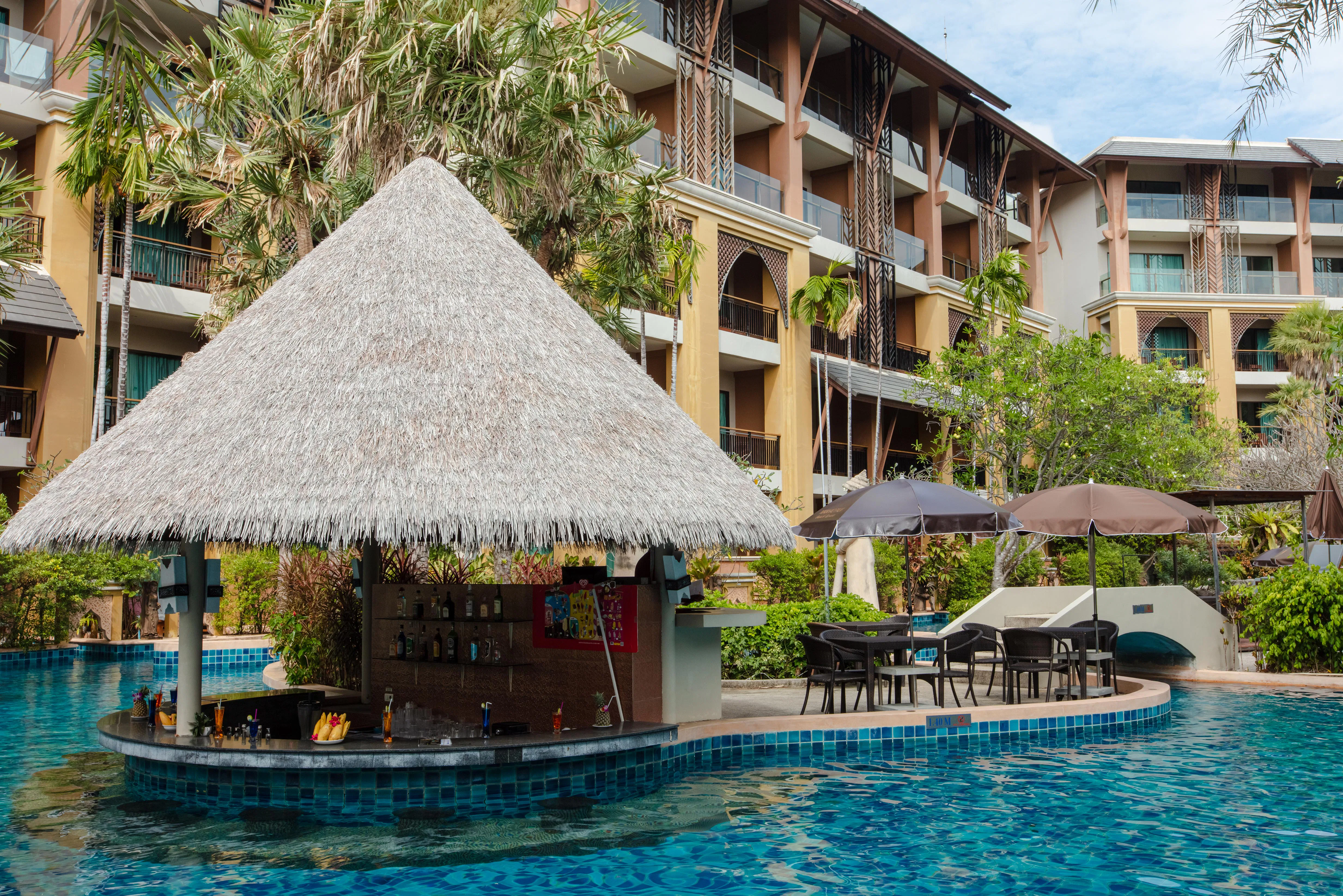 Pool Bar