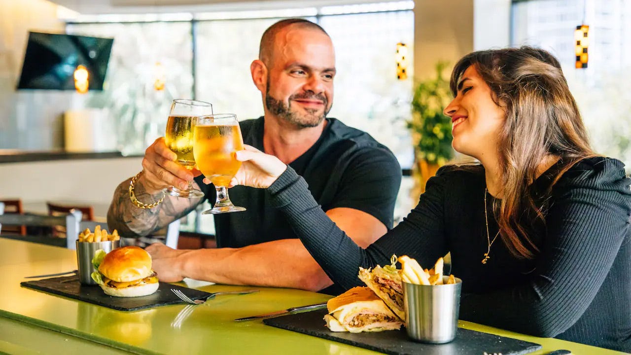 Riverview Bar & Grill