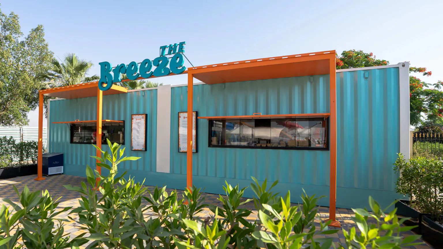 THE BREEZE BAR
