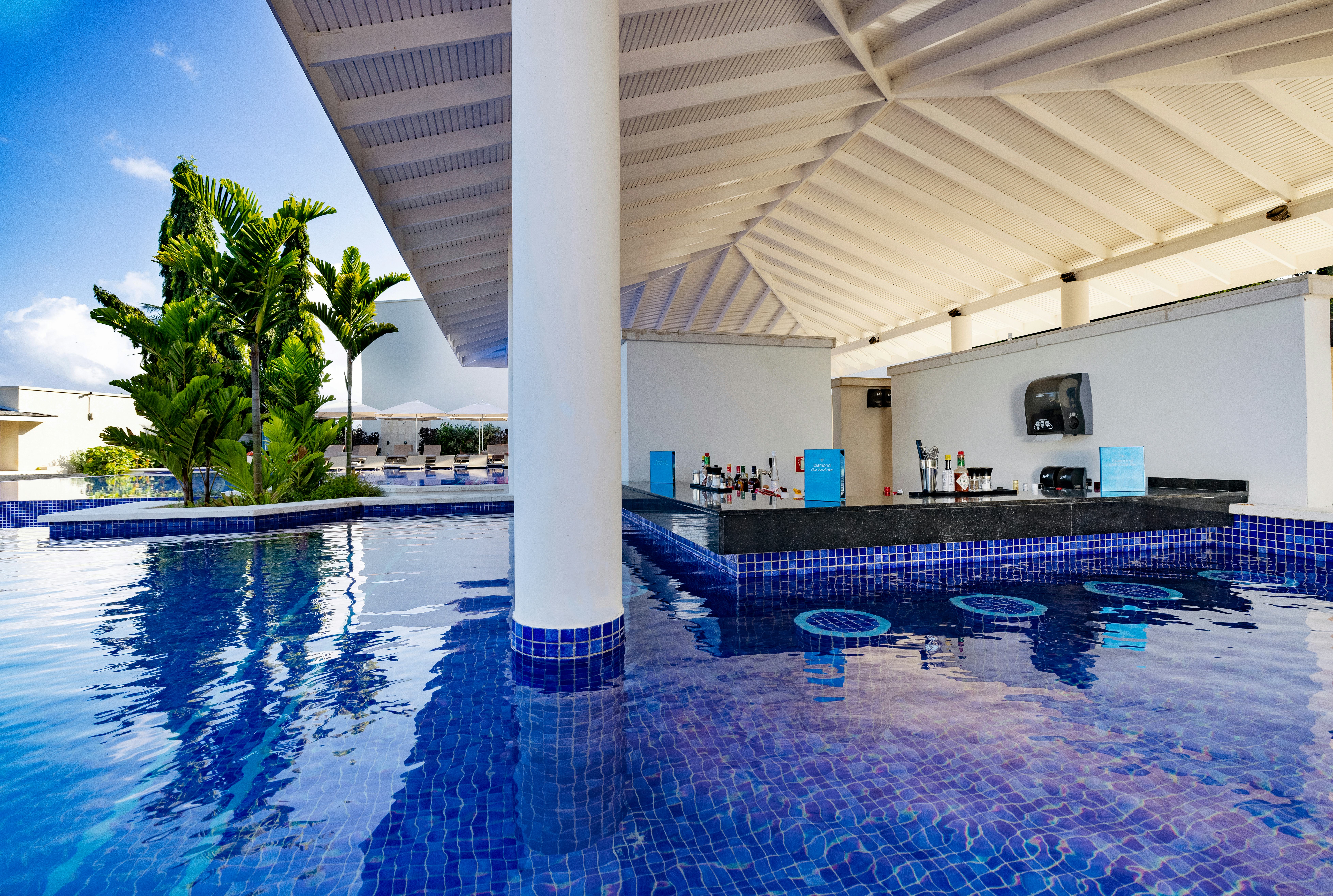 Diamond Club Pool Bar