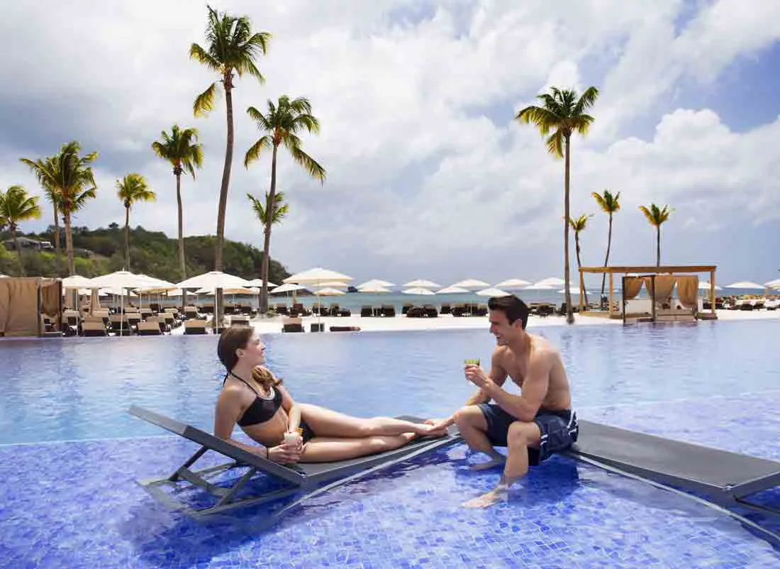 Chill Swim-Up Bar