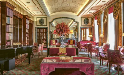 SALONE EVA & PALM COURT