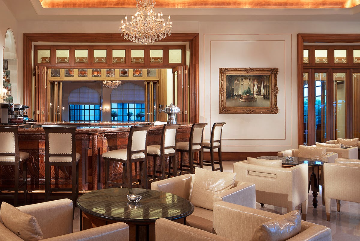 SEASONS BAR & LOUNGE