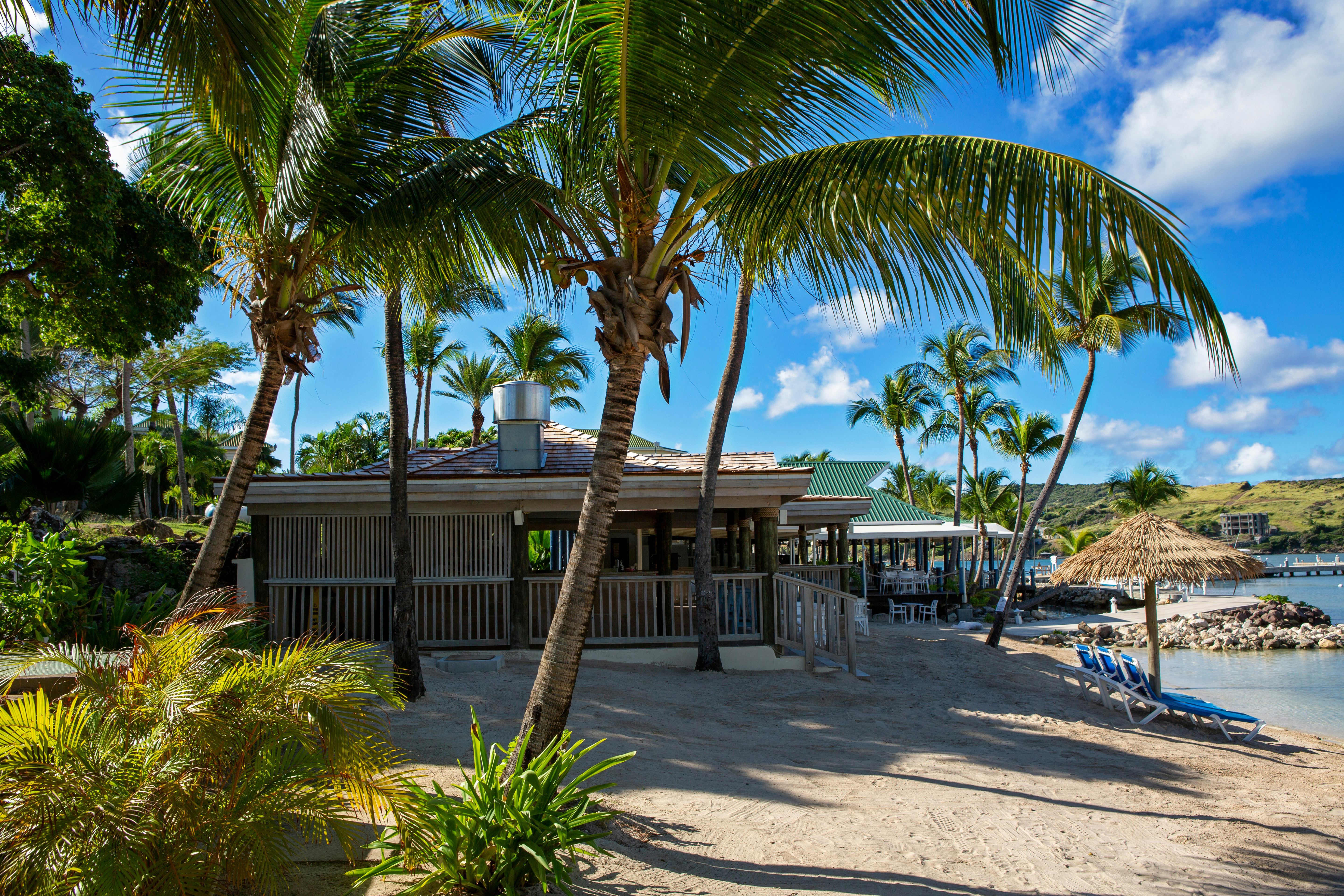 Beach Bar & Grill
