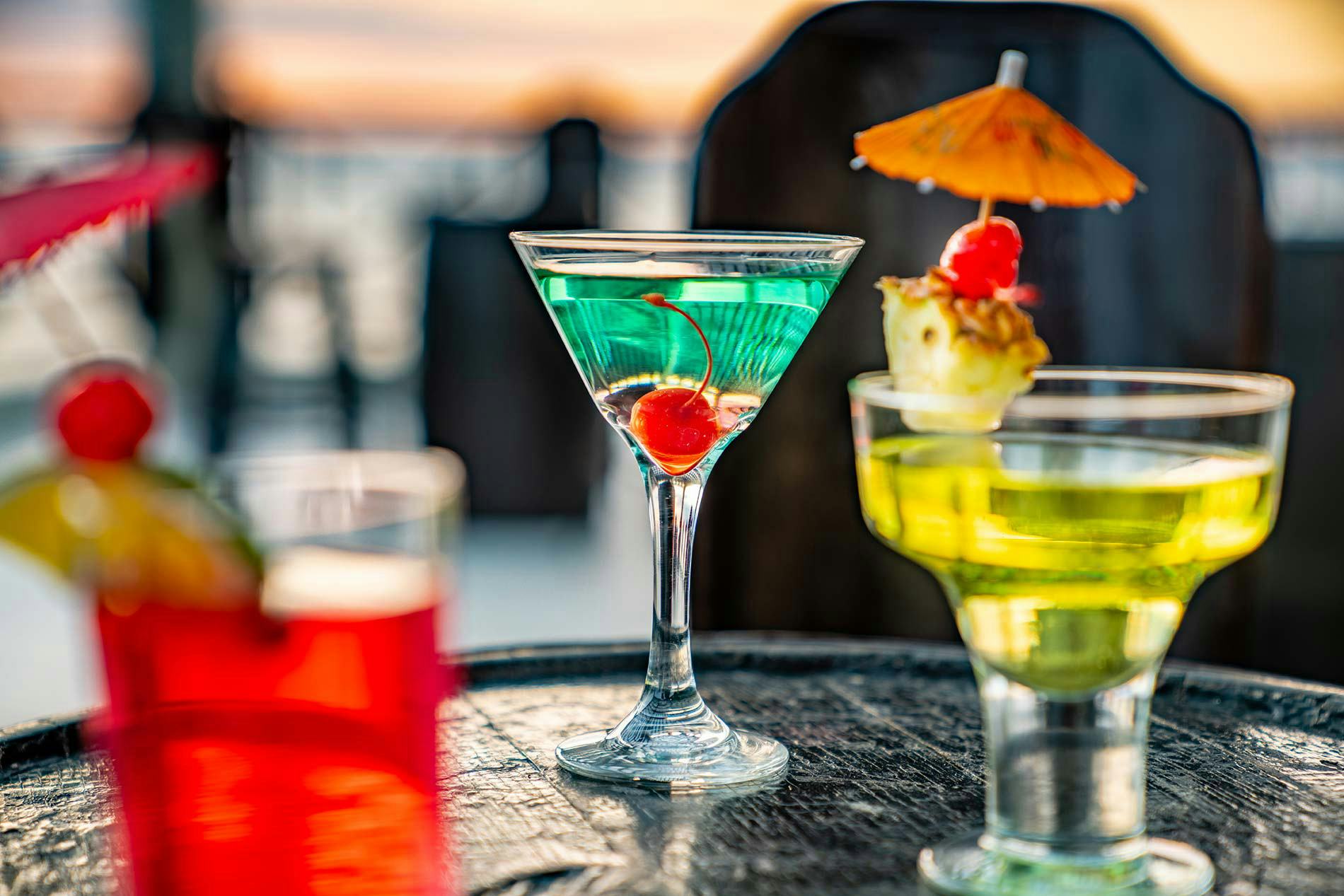 SUNKEN TREASURE SWIM-UP BAR