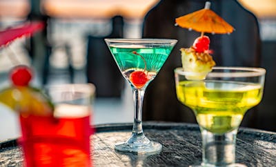 SUNKEN TREASURE SWIM-UP BAR