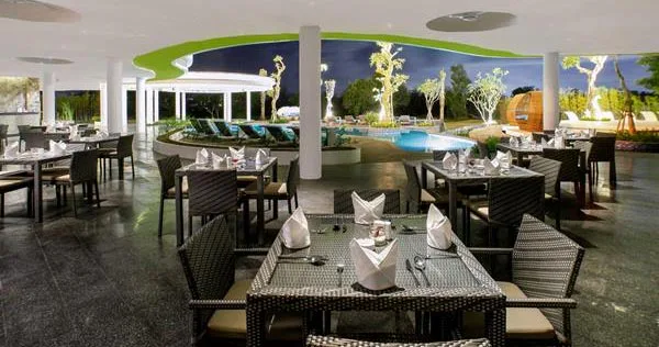 Lemongrass Pool Bar