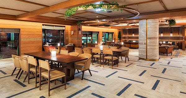 Raia Restaurant & Lounge