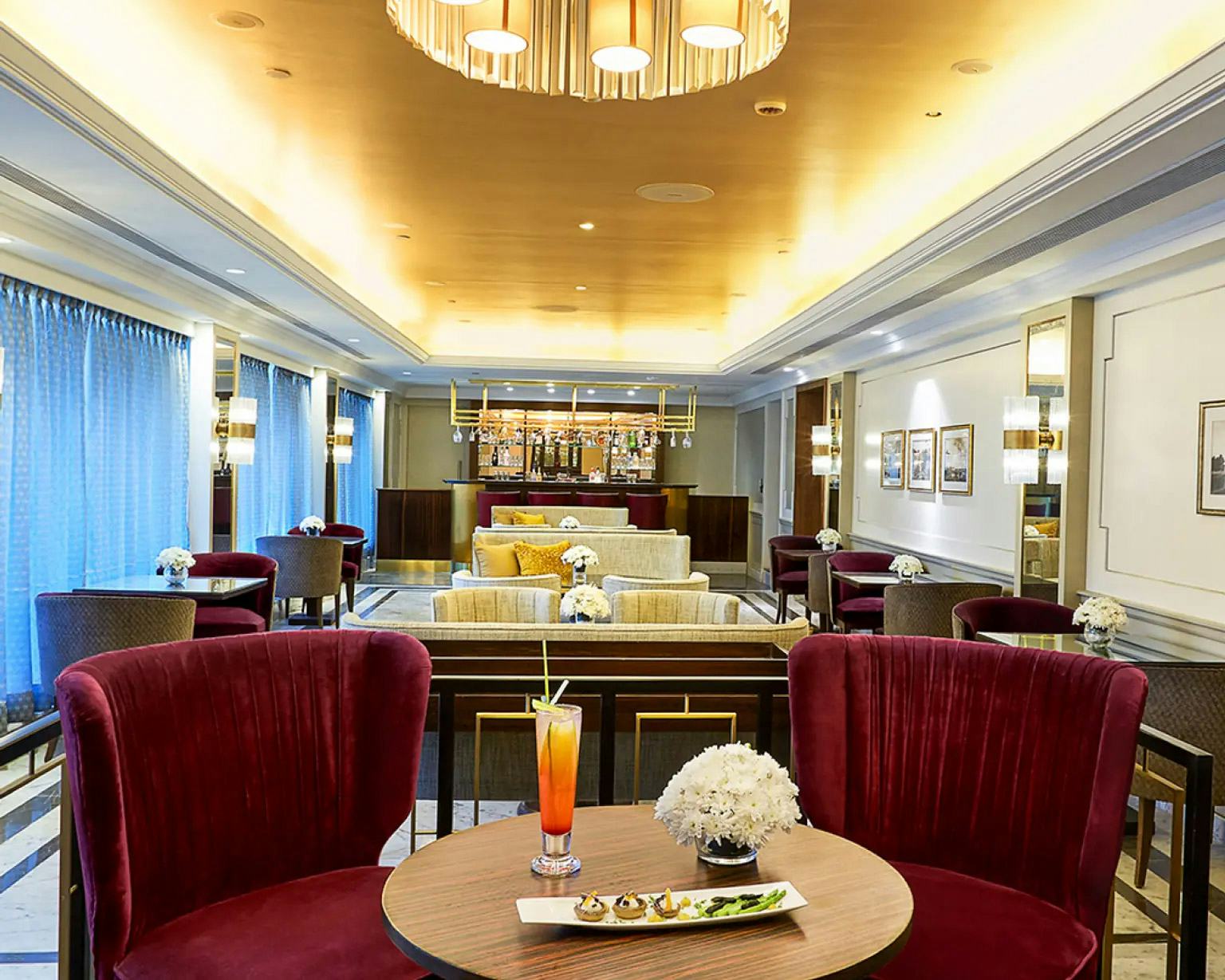 THE LADY CONNEMARA BAR & LOUNGE