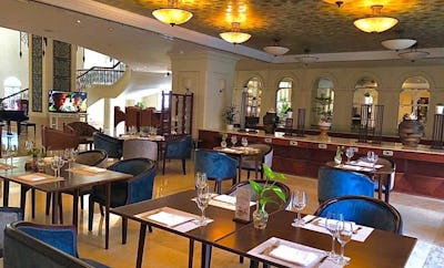 The Lounge Bar – Restaurant