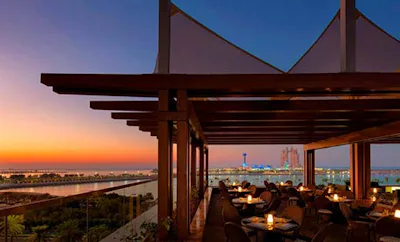 Azura Panoramic Lounge