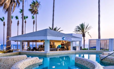 Thetis Beachfront Swim-Up Pool Bar