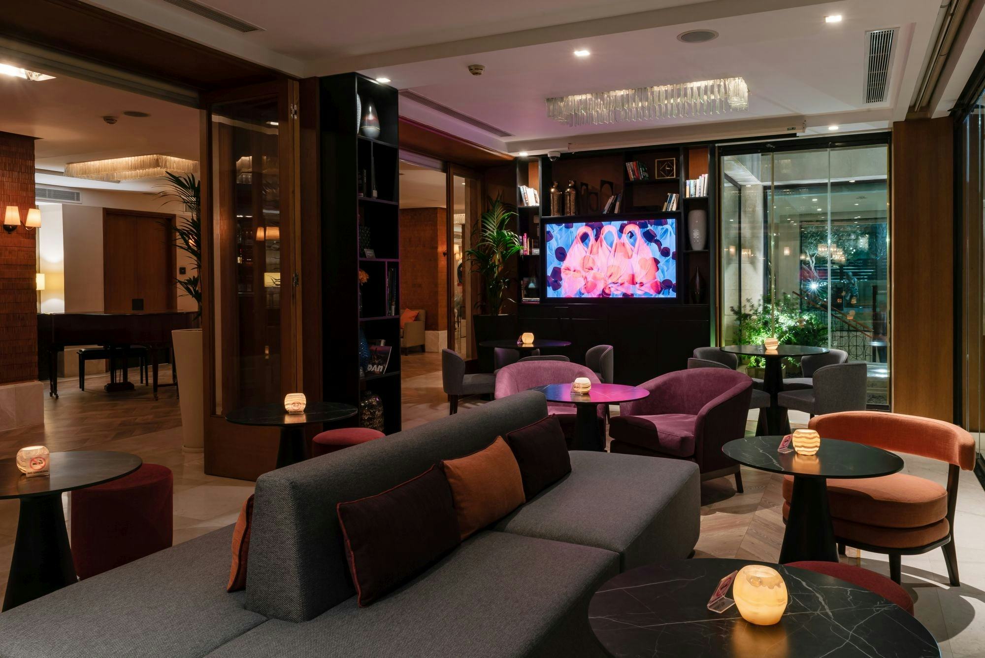 TRATTORIA RESTAURANT & LOUNGE