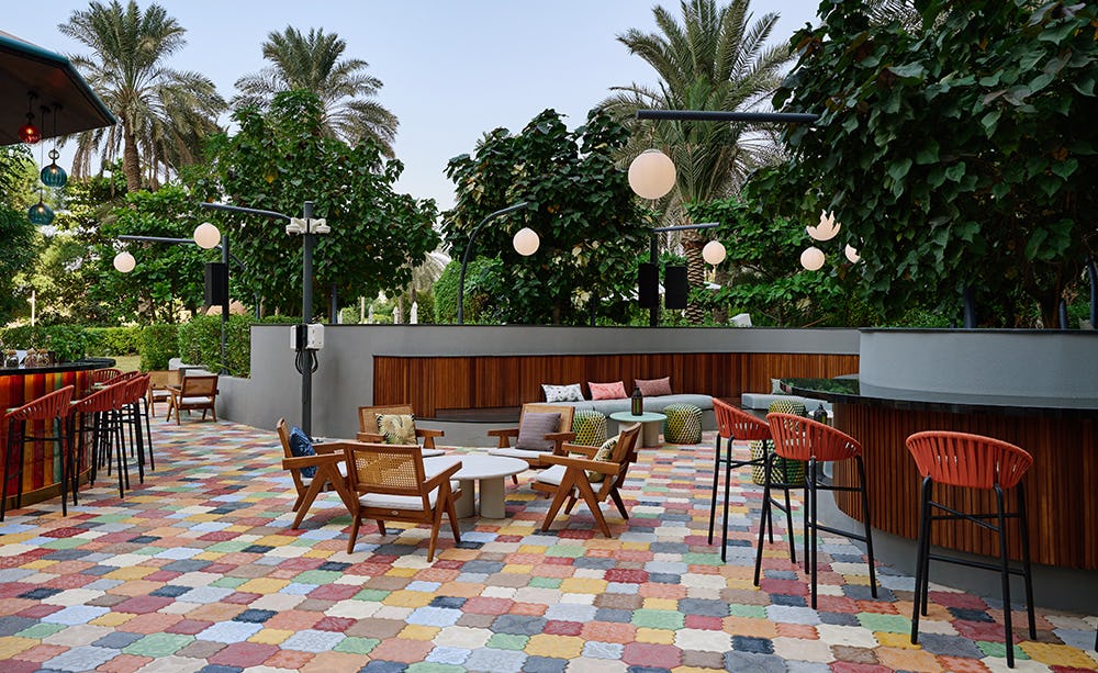 FARRAGO BAR & LOUNGE