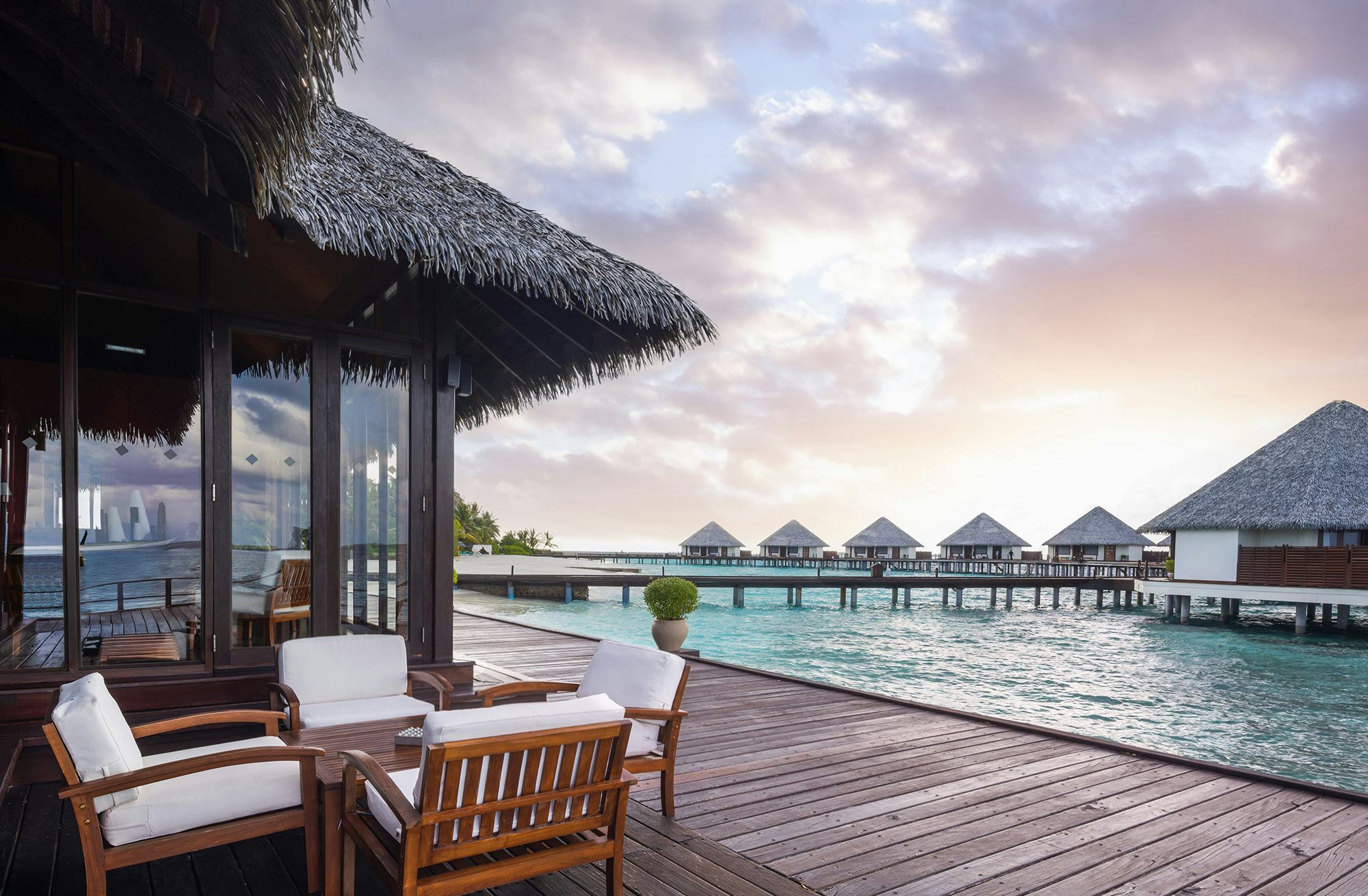 Water Villa Restaurant & Lounge